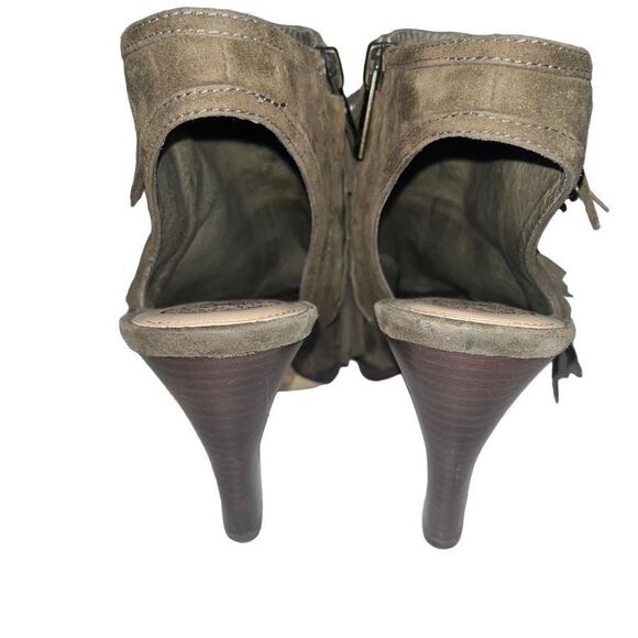 Vince Camuto Jadon olive green fringe peep toe booties 8 - Picture 3 of 4
